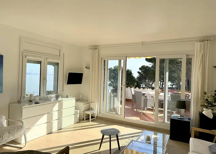 Apartman Ava Senia 1a *