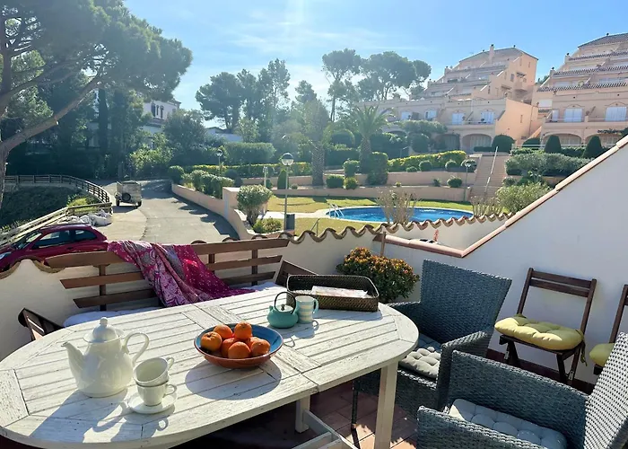 Apartman Ava Senia 1a *